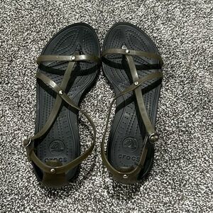 Crocs sandal grey black color